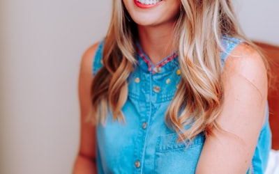 世界杯赛事前瞻分析：战术板与球员跑位示意图